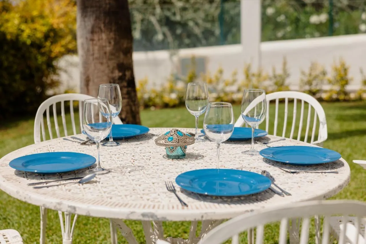 Holiday Home, With Direct Access To The Beach, Sea Views And South Facing, In Puerto Banus Marbella Apartamento