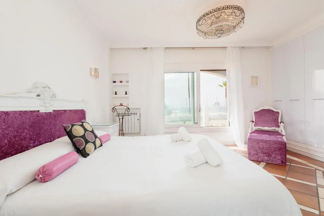 Apartamento Holiday Home, With Direct Access To The Beach, Sea Views And South Facing, In Puerto Banus Marbella