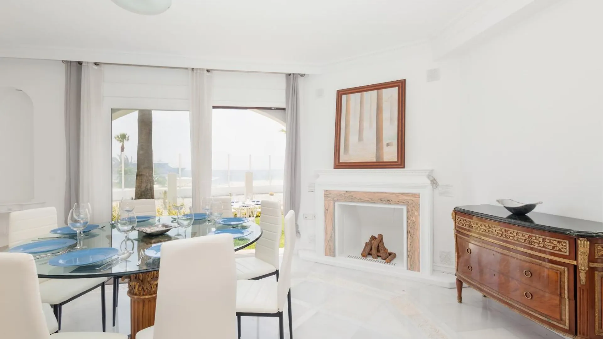 Apartamento Holiday Home, With Direct Access To The Beach, Sea Views And South Facing, In Puerto Banus Marbella España