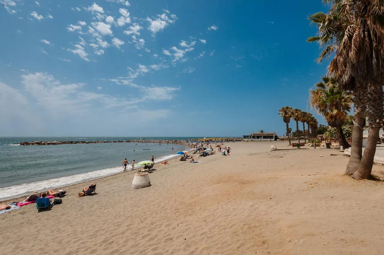 Holiday Home, With Direct Access To The Beach, Sea Views And South Facing, In Puerto Banus Marbella Apartamento