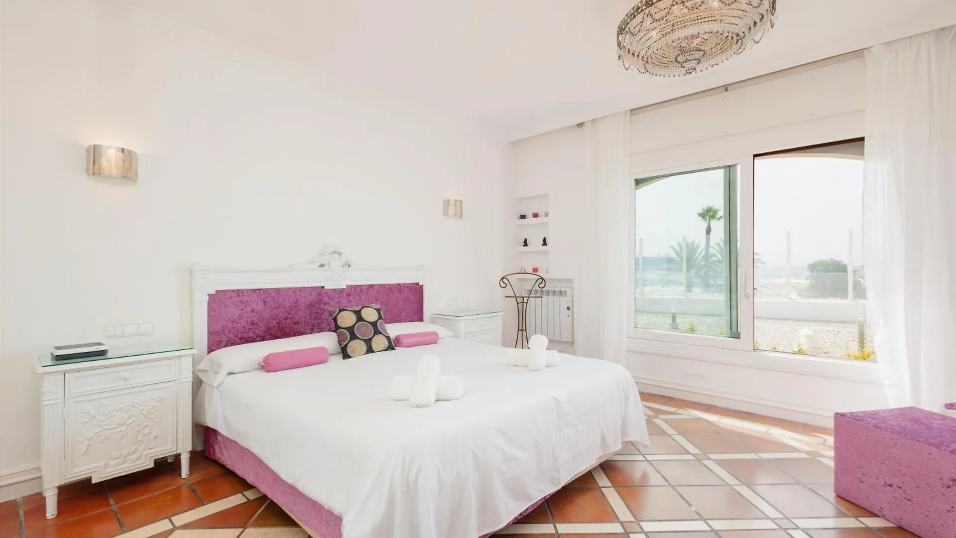 Apartamento Holiday Home, With Direct Access To The Beach, Sea Views And South Facing, In Puerto Banus Marbella